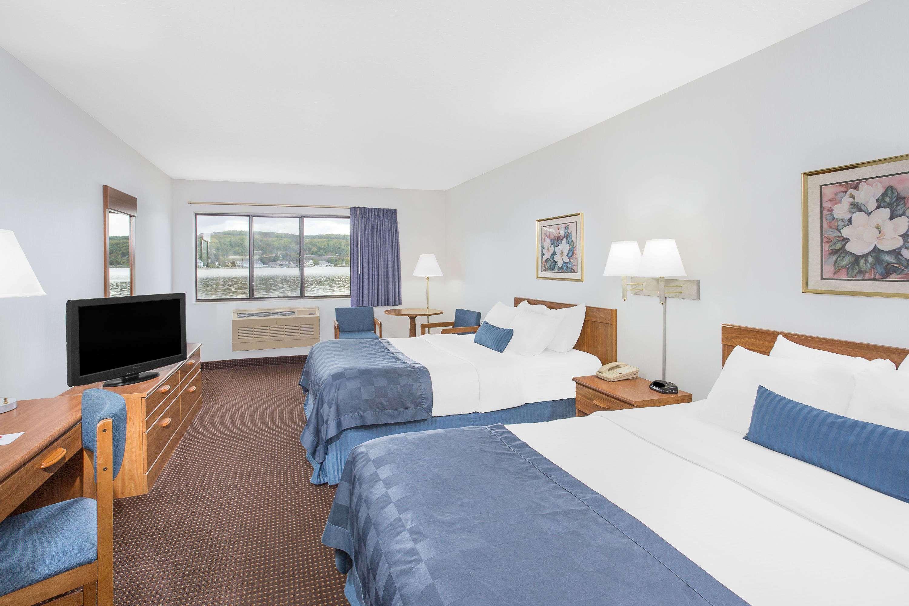 Ramada By Wyndham Hancock Waterfront Exterior photo